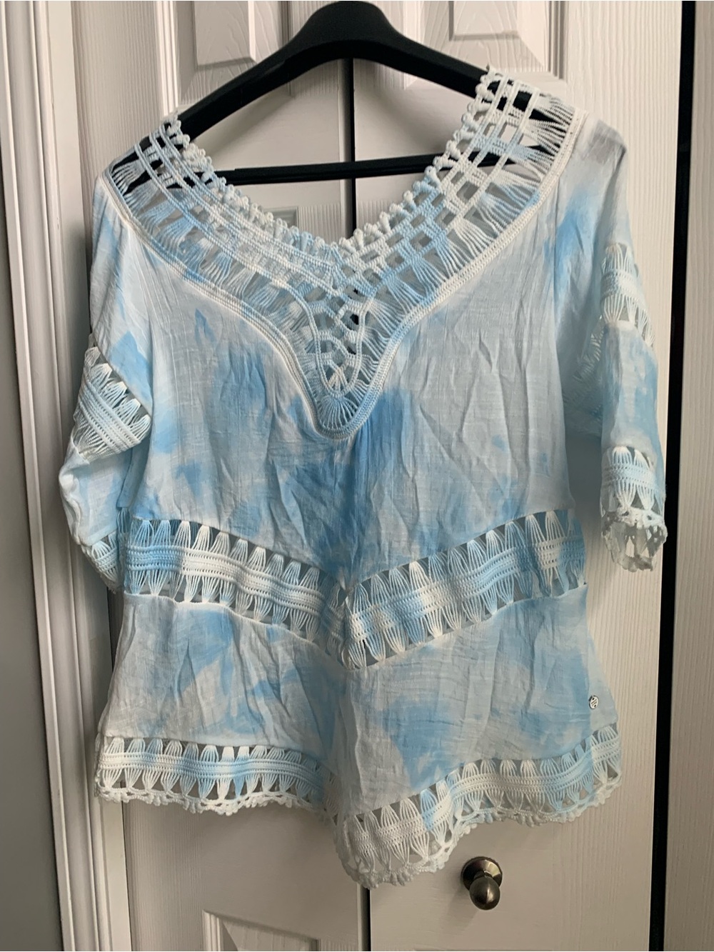 Point Zero Light Blue Tie-Dye Crochet Trim Tunic ( SZ L)